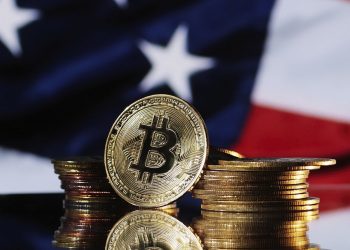 Đảng viên Đảng Dân chủ cấp cao Ron Wyden tuyên bố Hoa Kỳ không nên bẻ khóa tiền điện tử