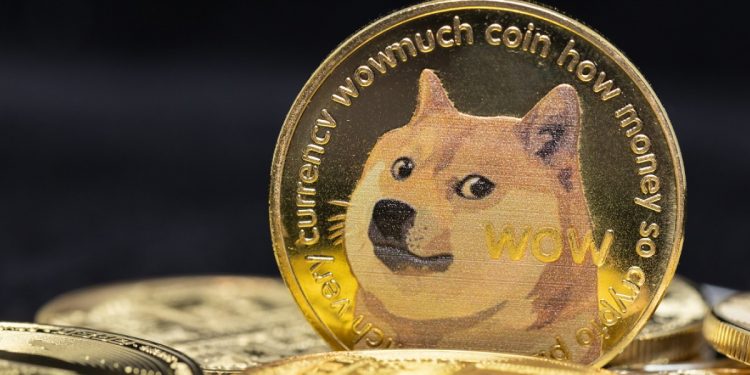 Giá Dogecoin tăng vọt khi Elon Musk nói sẽ không bán tiền điện tử của mình