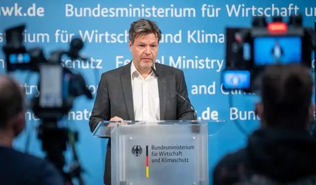 Đức lo tẩy chay nhiên liệu Nga “có thể gây ra nạn nghèo đói”