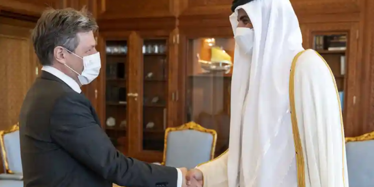 Thoát khỏi sự phụ thuộc vào Nga, Đức và Qatar ký thỏa thuận năng lượng dài hạn