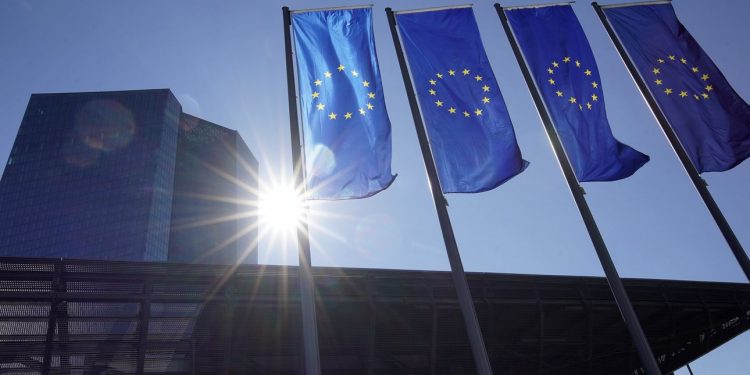 ViMoney: NHTW châu Âu bất ngờ muốn kết thúc chương trình mua tài sản sớm hơn dự báo