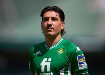 ViMoney: Cầu thủ Arsenal Hector Bellerin cho rằng "đó là sự phân biệt chủng tộc" khi chiến tranh Nga-Ukraine được chú ý nhiều hơn