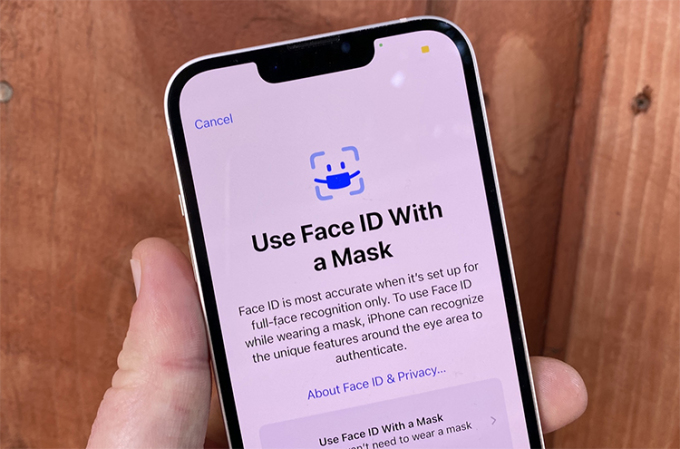 Iphone chính thức cho mở khoá Face ID khi đeo khẩu trang