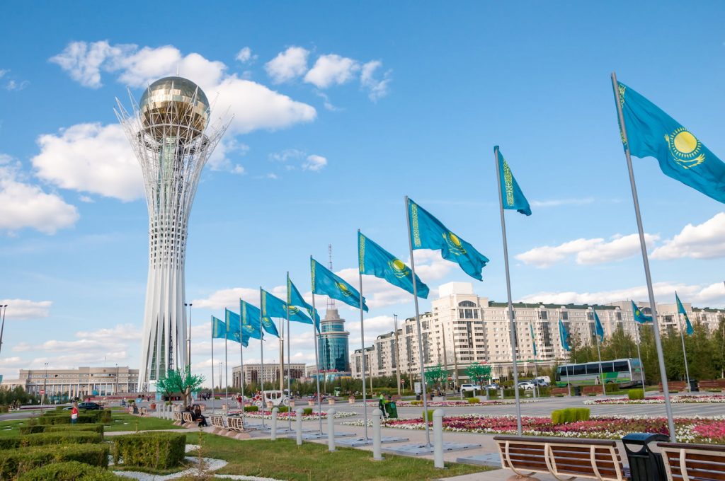 Kazakhstan đàn áp hơn 100 trung tâm khai thác tiền điện tử