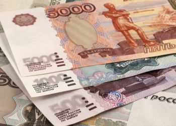 “Gấu xám Nga” ở trên đỉnh “núi nợ ngầm” trị giá hàng tỷ USD