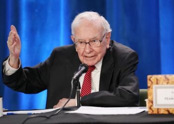 Không hổ danh thần chứng khoán! Cổ phiếu Berkshire Hathaway của Warren Buffett lần đầu tiên đạt mức cao kỷ lục trên 500.000 USD