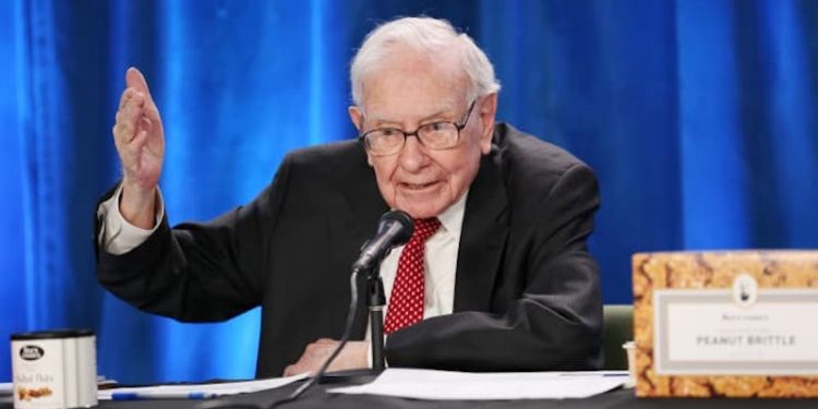 Không hổ danh thần chứng khoán! Cổ phiếu Berkshire Hathaway của Warren Buffett lần đầu tiên đạt mức cao kỷ lục trên 500.000 USD