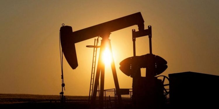 Dầu thế giới tăng khi giới đầu tư lo ngại xung đột Nga-Ukraine và căng thẳng Trung Đông