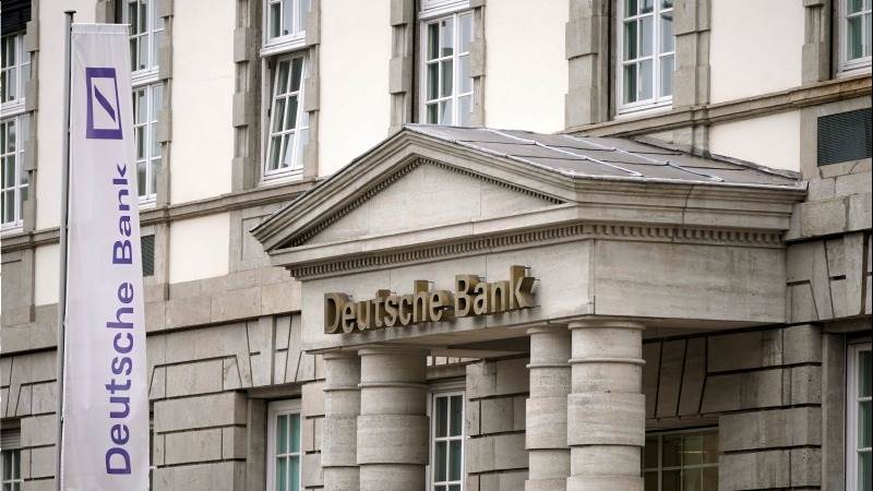 Deutsche Bank kiên quyết không rút khỏi Nga