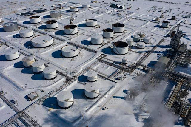 Mỹ cân nhắc giải phóng 180 triệu thùng dự trữ, giá dầu ngay lập tức lao dốc