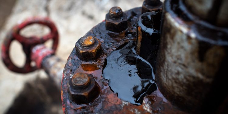 Mỹ cân nhắc giải phóng 180 triệu thùng dự trữ, giá dầu ngay lập tức lao dốc