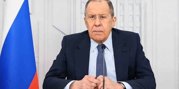 Ngoại trưởng Nga Lavrov: Chấp cả Mỹ và châu Âu, nền kinh tế Nga sẽ “trở lại và lợi hại hơn xưa!”
