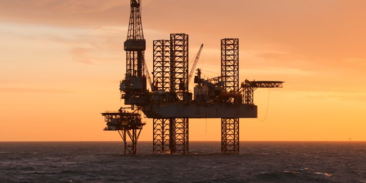 Trò chơi lật mặt? Nhà Trắng ‘lặng lẽ’ kêu gọi các công ty dầu mỏ Mỹ tăng sản lượng