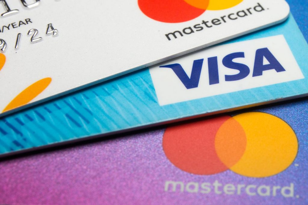 PayPal, Visa và Mastercard tạm ngừng dịch vụ ở Nga