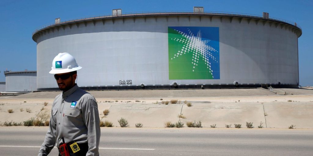 Saudi Arabia cân nhắc chấp nhận đồng NDT để bán dầu cho Trung Quốc