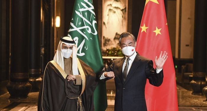 Petrodollar hay petroyuan? Saudi Arabia cân nhắc chấp nhận đồng NDT để bán dầu cho Trung Quốc