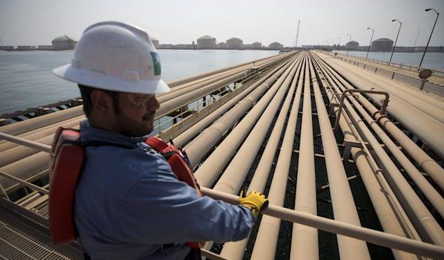 Saudi Arabia tăng giá? Giá dầu thô của châu Á có thể tăng lên mức kỷ lục