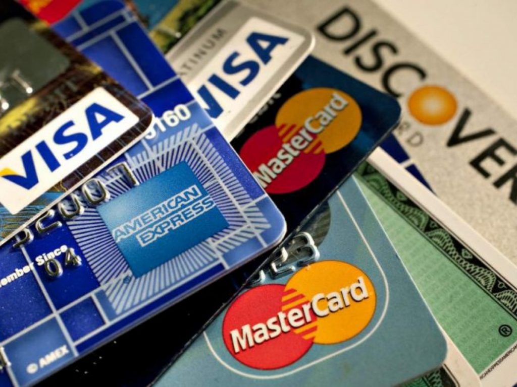 Visa và Mastercard chặn giao dịch của ngân hàng Nga