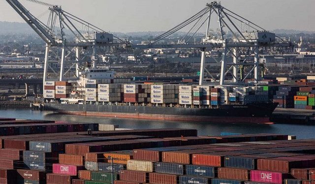 ViMoney: Lý do Mỹ nới lỏng thuế nhập khẩu đối hàng hóa từ Anh, Trung Quốc h1