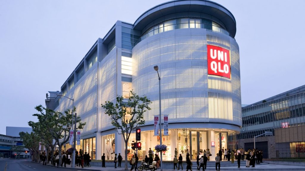 Fast Retailing - công ty mẹ của Uniqlo cam kết ở lại Nga