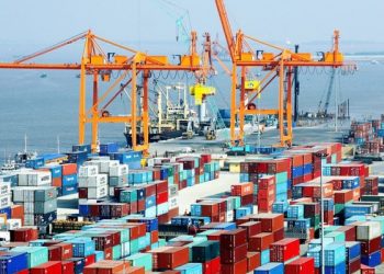 Cán cân thương mại là gì? Yếu tố ảnh hưởng đến cán cân thương mại