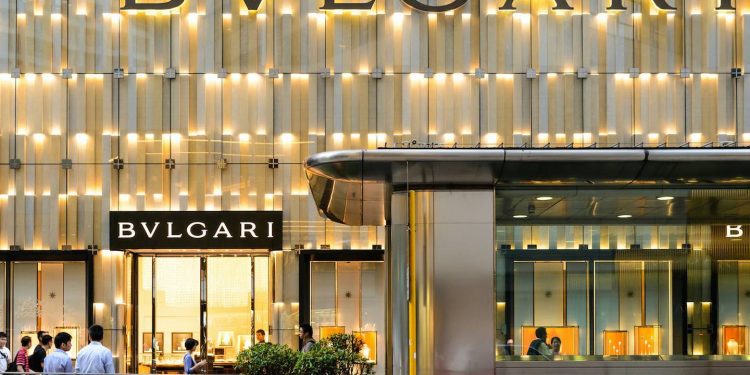 Doanh số bán đồ xa xỉ tăng vọt tại Nga