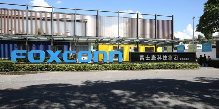 Foxconn tạm dừng hoạt động ở Thâm Quyến (Trung Quốc)