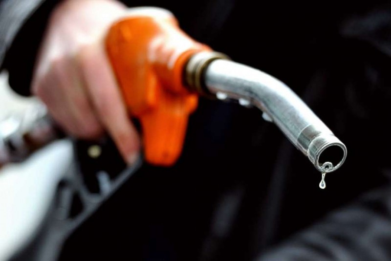 vimoney: Phạt 2 cửa hàng xăng dầu bán giá vượt mức niêm yết