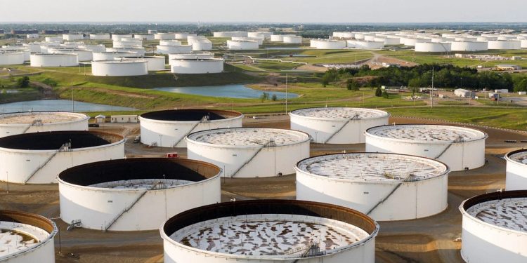 Nhật Bản quyết định xả 7.5 triệu thùng dầu