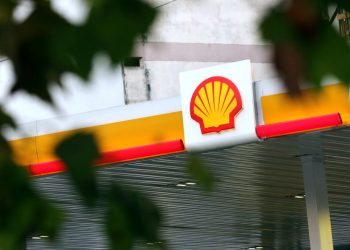 Shell hứng chỉ trích vì mua 100.000 tấn dầu của Nga?