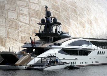 Thu giữ siêu du thuyền thứ 3 của các nhà tài phiệt Nga