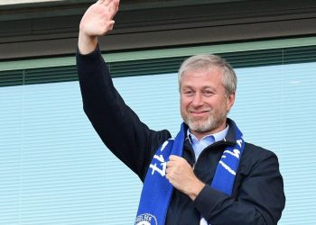 Kết thúc tình yêu 19 năm với Chelsea, tỷ phú Nga đang đàm phán mua đội bóng mới