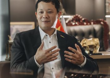 Cần tận dụng những nhịp hồi từ nay đến giữa tháng 5 để cơ cấu danh mục sang nhóm ngành triển vọng được hưởng lợi từ vĩ mô