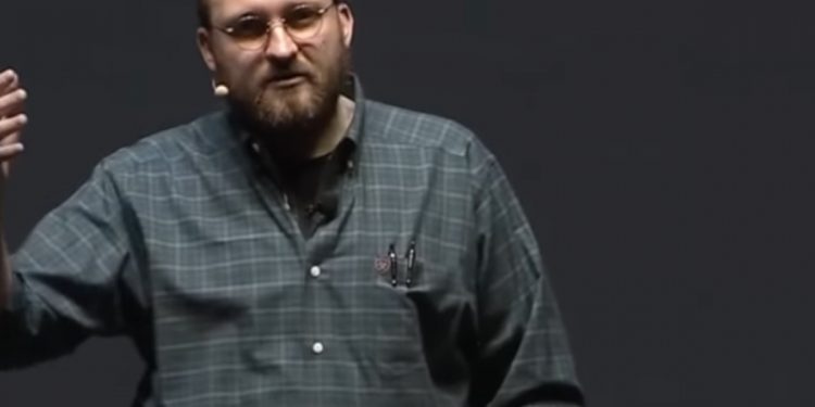 Charles Hoskinson trêu chọc Bitcoin, Doge và Cardano Cross-Chain cho "Twitter phi tập trung"