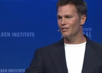 ViMoney: ESPN ký thỏa thuận NFT với Tom Brady