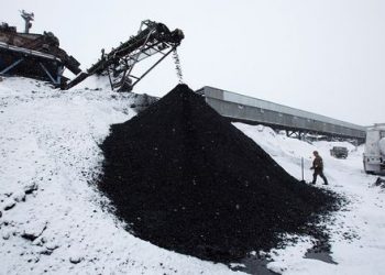 EU đề xuất cấm nhập khẩu than đá, thủy sản và gỗ từ Nga