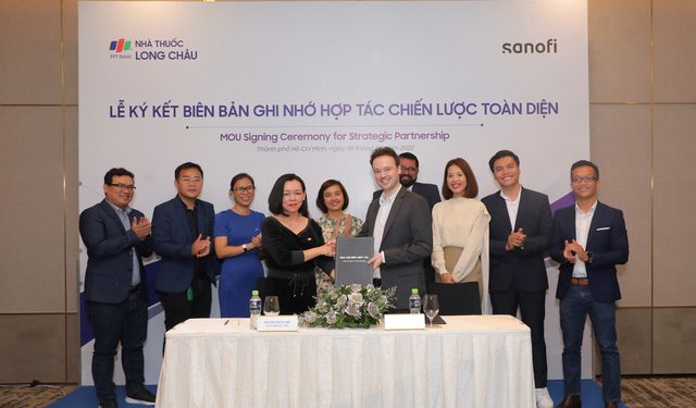 FPT Long Châu hợp tác chiến lược toàn diện với Sanofi CHC - Ảnh 1.