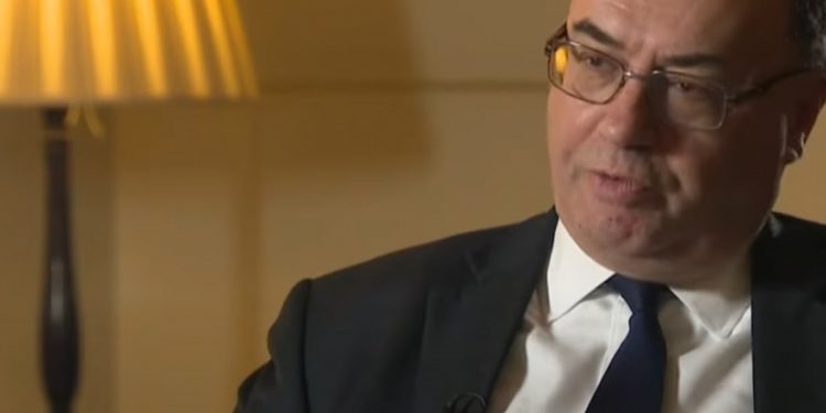 Người đứng đầu Ngân hàng Trung ương Anh nói rằng tiền điện tử là "tiền tuyến mới" cho các trò gian lận hình sự