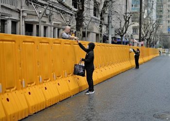 Omicron đang giáng một đòn lớn vào nền kinh tế Trung Quốc