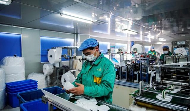 ViMoney: Trung Quốc phong tỏa hàng loạt, nhà máy thiếu công nhân trầm trọng h3