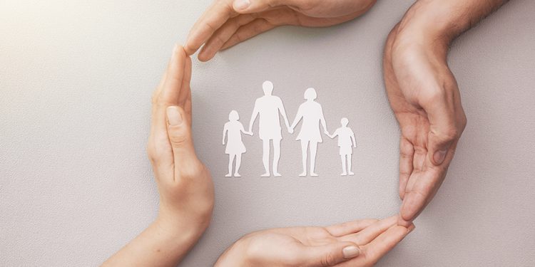 Lựa chọn kênh phân phối bảo hiểm: Nên mua bảo hiểm qua ngân hàng hay đại lý bảo hiểm?