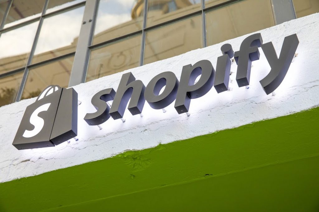 Shopify bị kiện vì vi phạm dữ liệu người dùng "ví lạnh" Ledger
