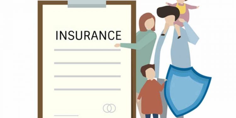 Có nên mua thêm Bảo hiểm sức khỏe khi đã có Bảo hiểm y tế hay không?