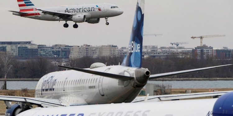 Bài toán hóc búa của ngành hàng không Mỹ trước mệnh đề lạm phát