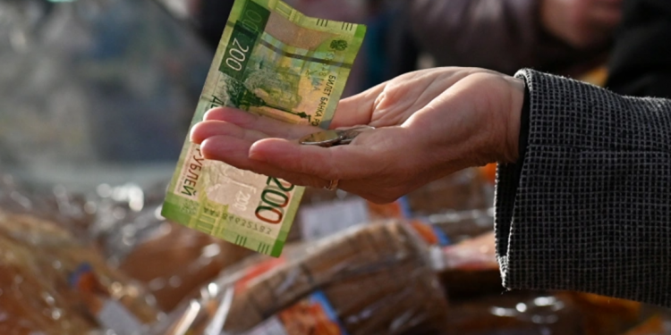 Nga “thay máu” tài chính bằng cách nào?