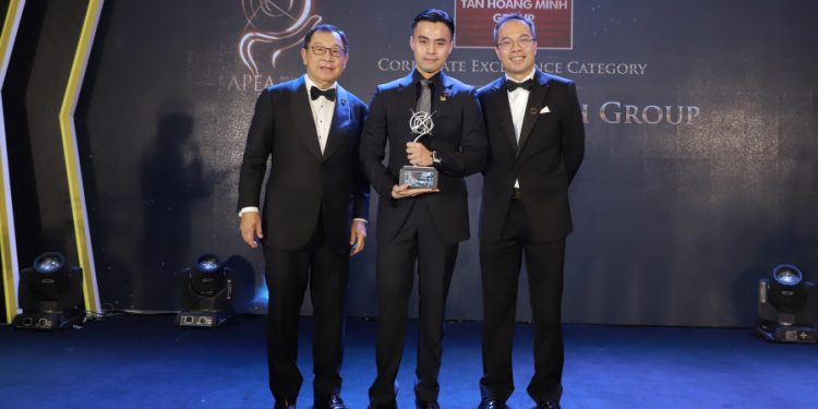 Chân dung ông Đỗ Hoàng Minh - Người con trai cả điều hành Tân Hoàng Minh Group sau khi ông Dũng bị bắt