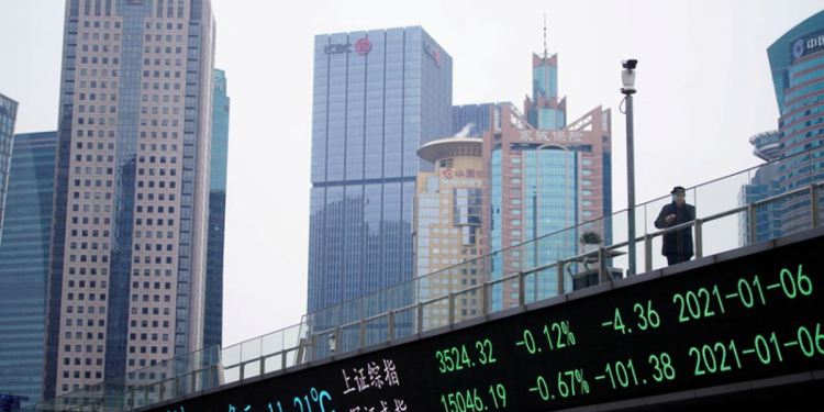 Thị trường chứng khoán loạn nhịp, cổ phiếu biến động trái chiều