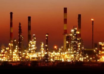 Giá dầu lại “sốc nhiệt” khi căng thẳng Nga-Ukraine không ngừng leo thang