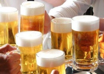 Cải cách hệ thống thuế: Xây dựng lộ trình tăng thuế với thuốc lá, rượu bia