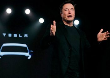 Elon Musk cho "bay màu" gần 5 triệu cổ phiếu hãng xe điện Tesla